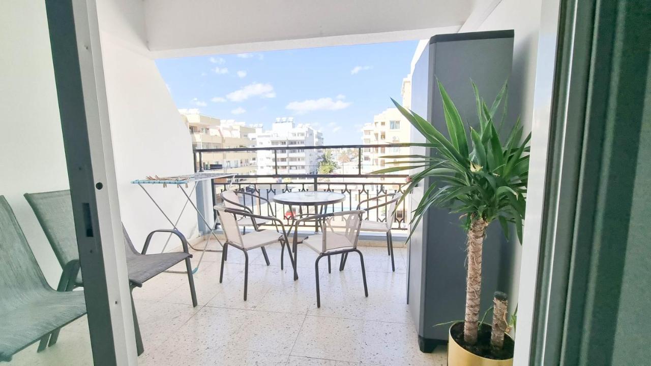Modern Retreat: 2Br Stylish Apt With Comfy Rooms! Smart Tv With 200Mbps Internet Λάρνακα Εξωτερικό φωτογραφία